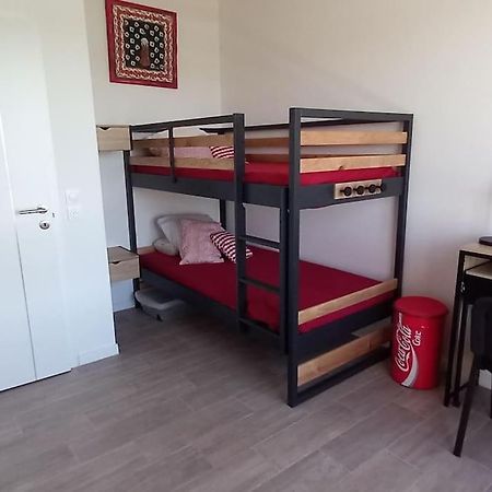 Appartement Climatise Au Coeur De La Provence Lac Et Parcs D'Attractions 10Mn Avignon Monteux Esterno foto