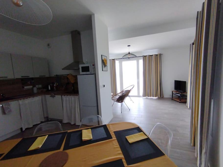 Appartement Climatise Au Coeur De La Provence Lac Et Parcs D'Attractions 10Mn Avignon Monteux Esterno foto
