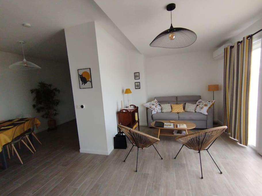 Appartement Climatise Au Coeur De La Provence Lac Et Parcs D'Attractions 10Mn Avignon Monteux Esterno foto