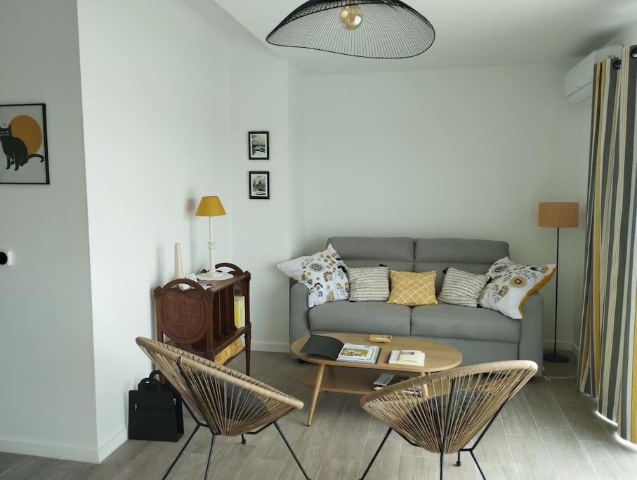 Appartement Climatise Au Coeur De La Provence Lac Et Parcs D'Attractions 10Mn Avignon Monteux Esterno foto
