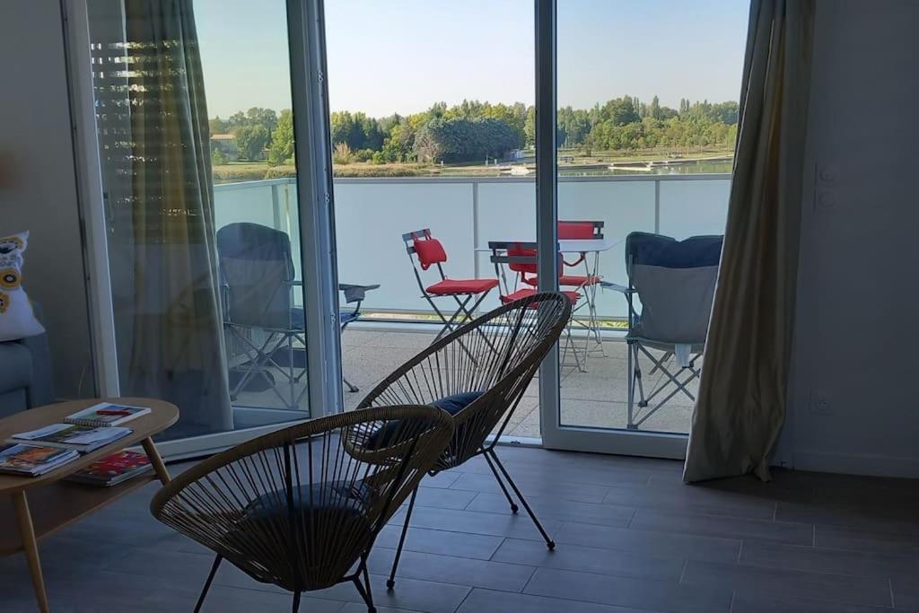 Appartement Climatise Au Coeur De La Provence Lac Et Parcs D'Attractions 10Mn Avignon Monteux Esterno foto